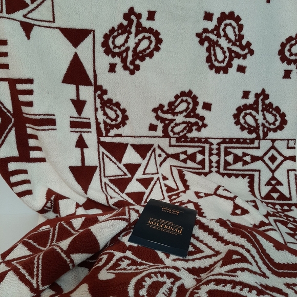 **Pendleton Woolen Mills Bandana  Bath Towel - Picture 3 of 11